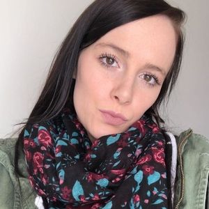 Meet your Posher, Alexis